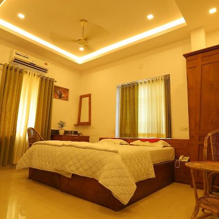 Sapphire Inn Nedumbassery Buitenkant foto