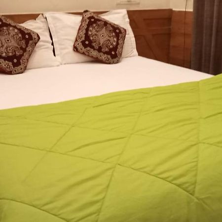 Sapphire Inn Nedumbassery Buitenkant foto