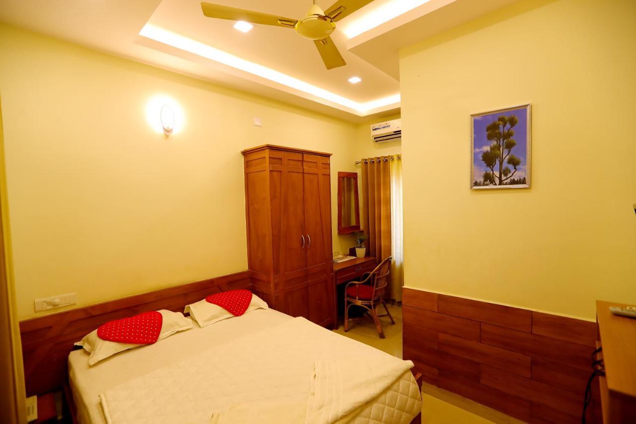 Sapphire Inn Nedumbassery Buitenkant foto