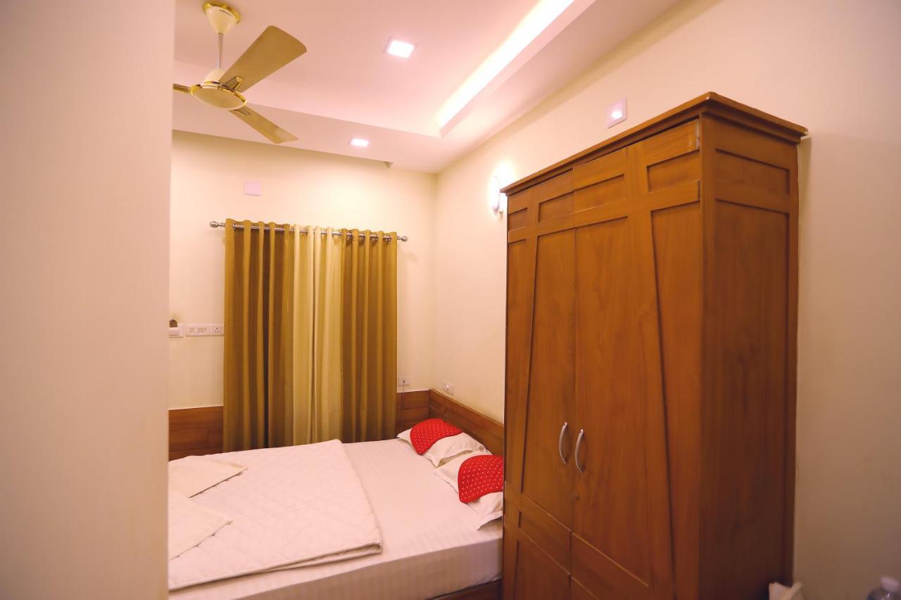 Sapphire Inn Nedumbassery Buitenkant foto