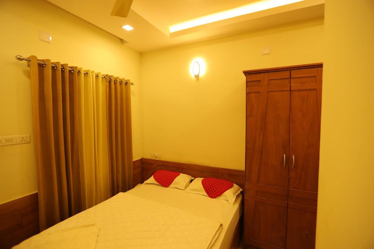 Sapphire Inn Nedumbassery Buitenkant foto