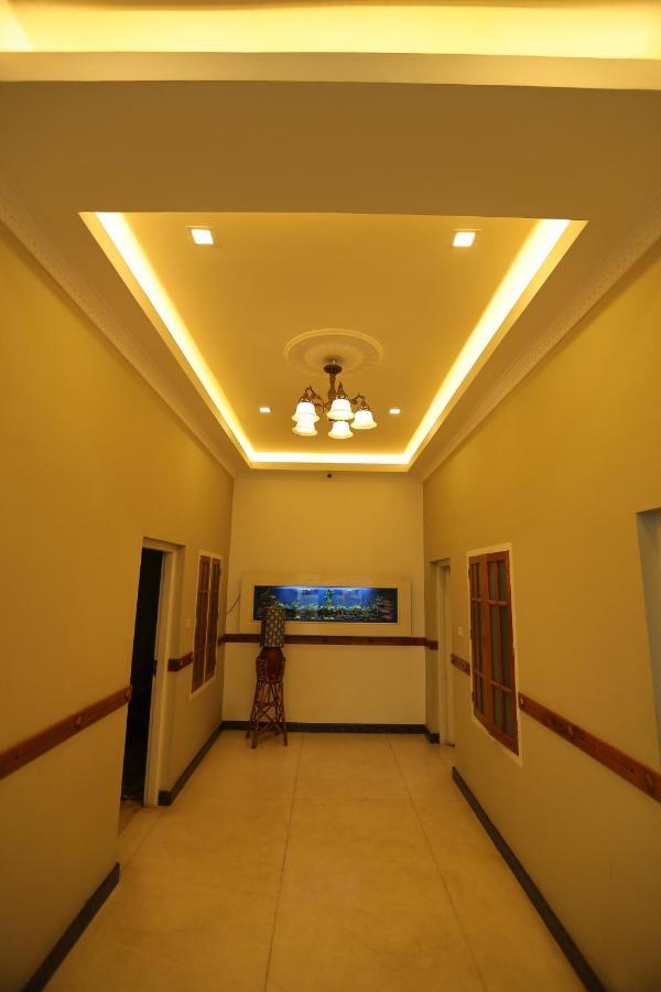 Sapphire Inn Nedumbassery Buitenkant foto