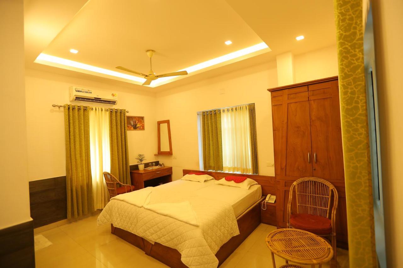Sapphire Inn Nedumbassery Buitenkant foto
