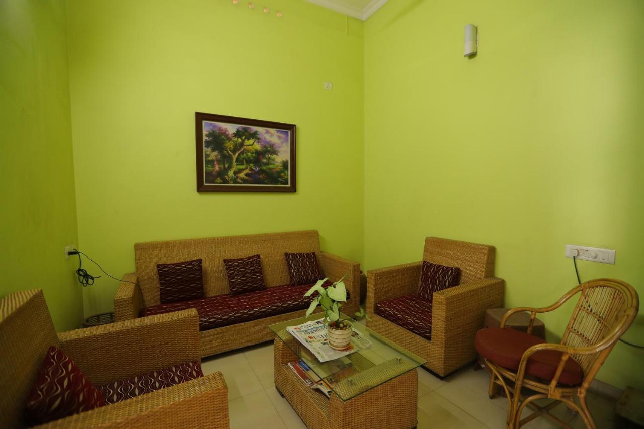 Sapphire Inn Nedumbassery Buitenkant foto