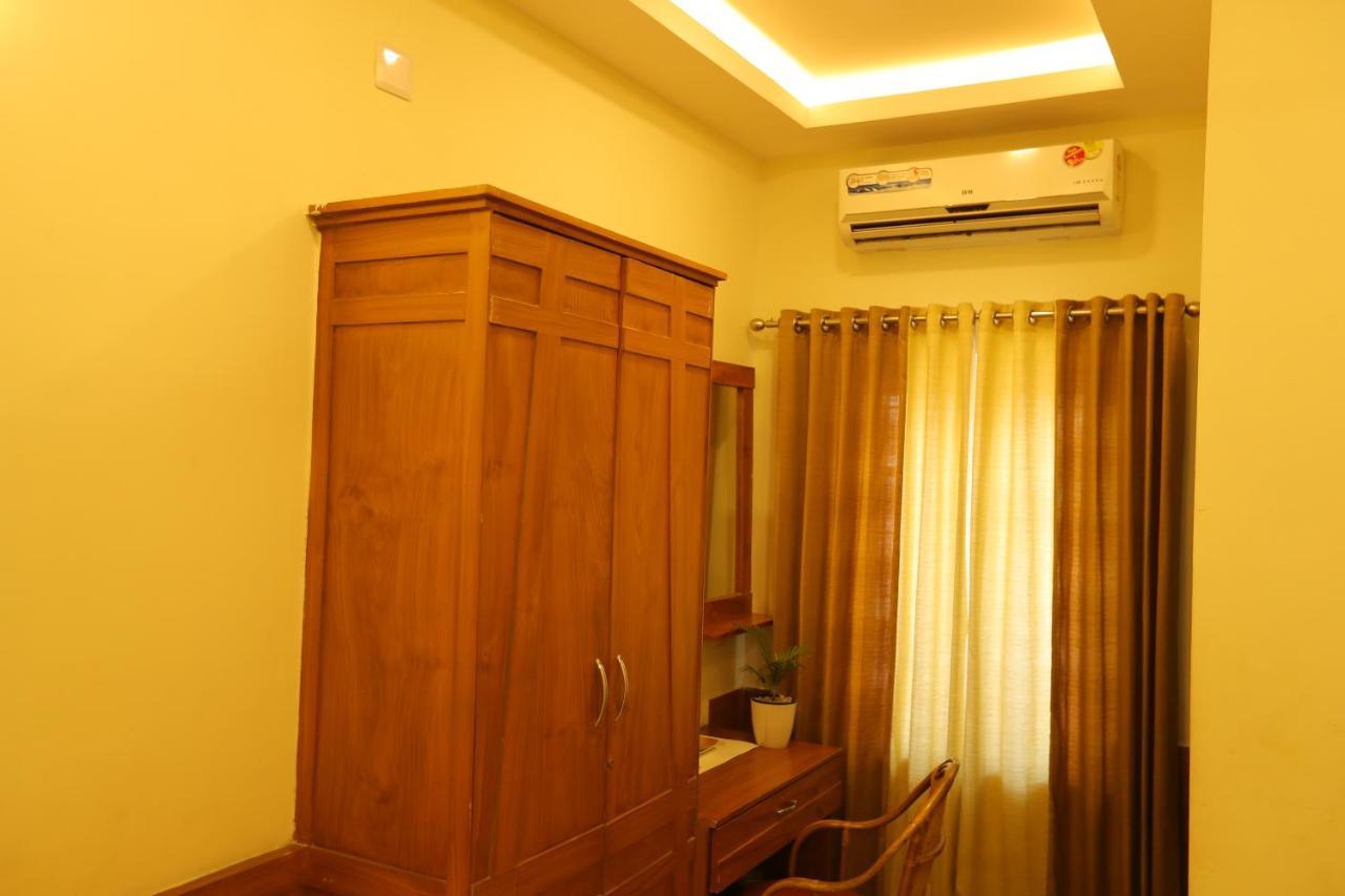 Sapphire Inn Nedumbassery Buitenkant foto