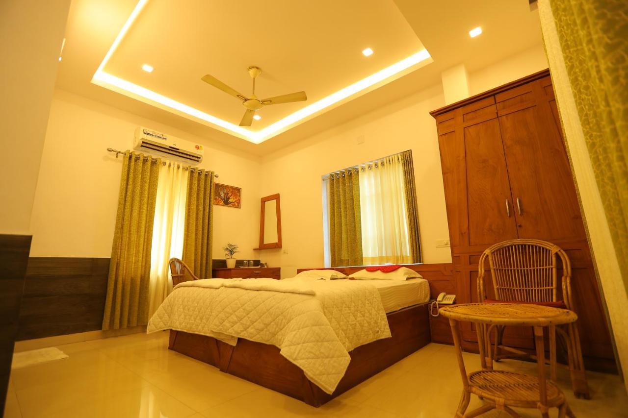 Sapphire Inn Nedumbassery Buitenkant foto