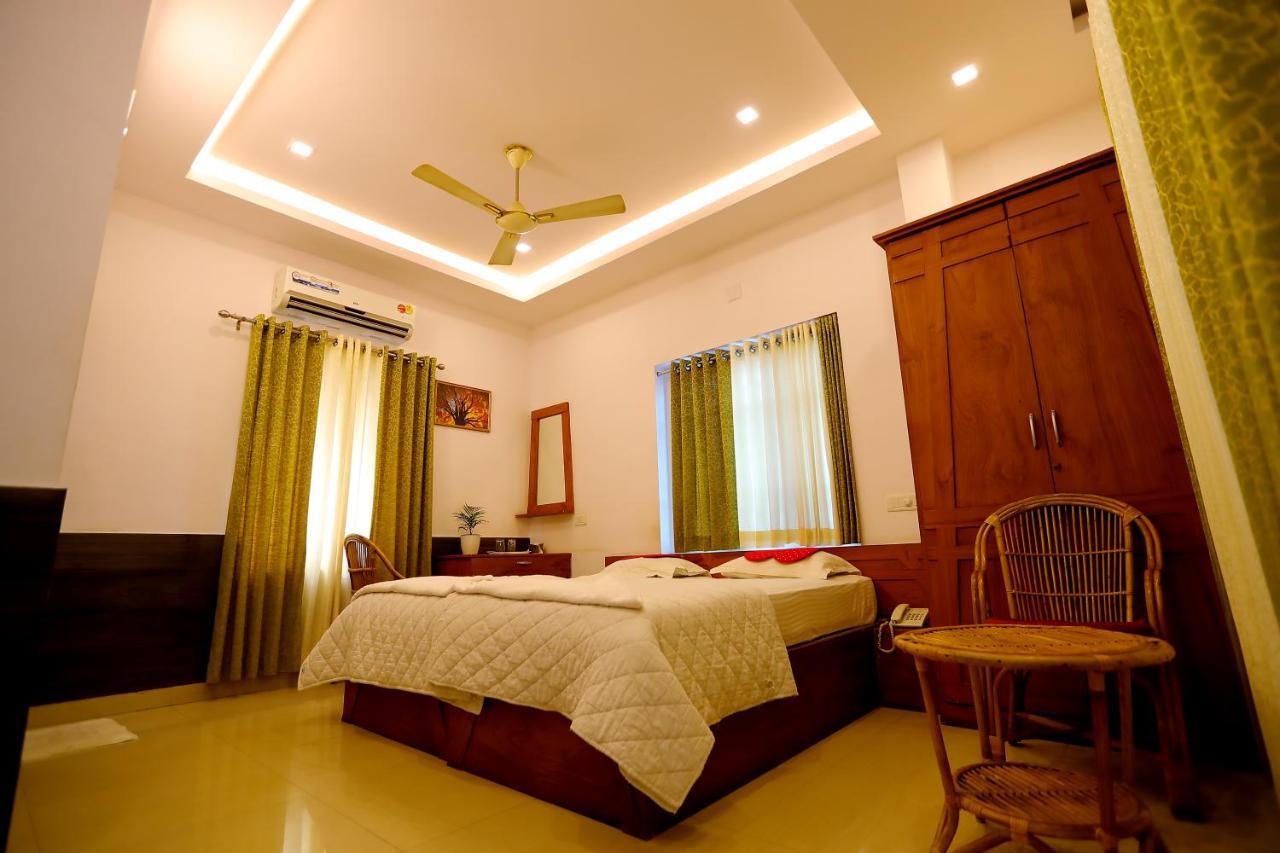 Sapphire Inn Nedumbassery Buitenkant foto