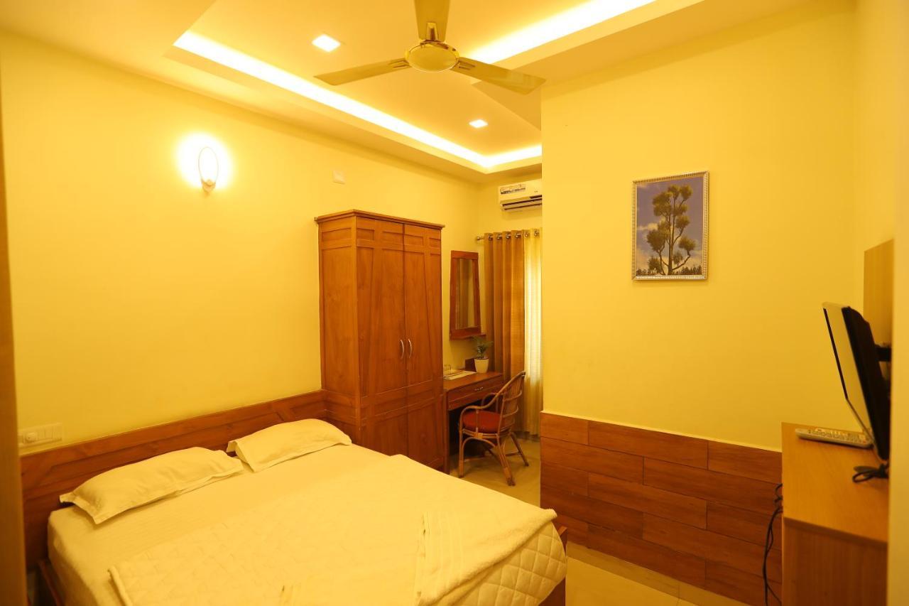 Sapphire Inn Nedumbassery Buitenkant foto