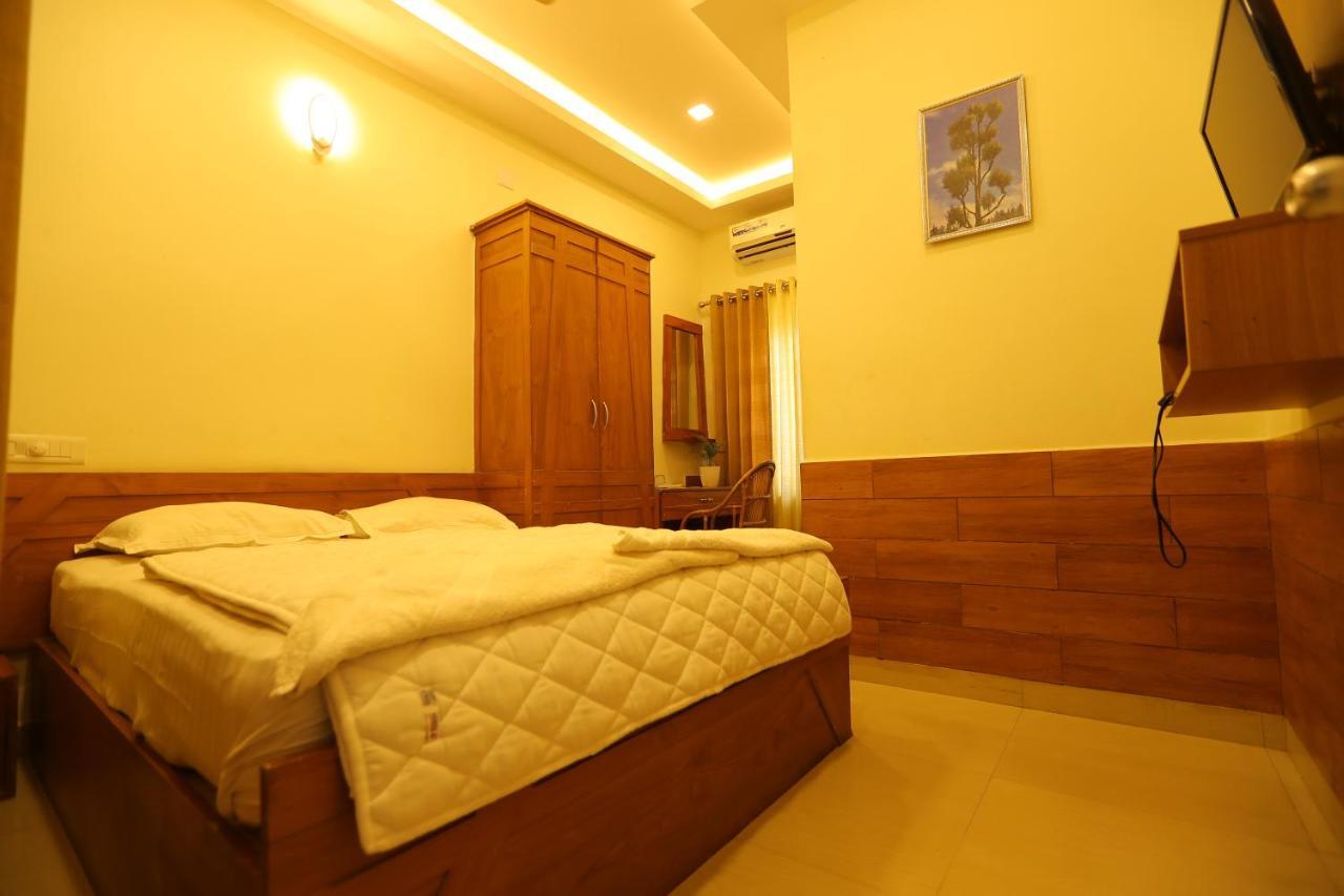 Sapphire Inn Nedumbassery Buitenkant foto