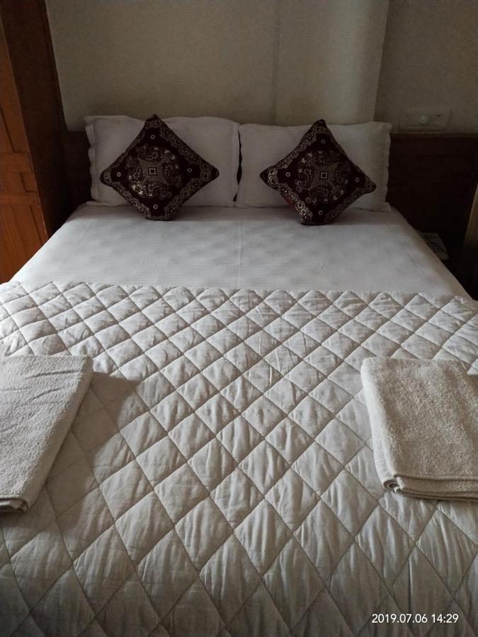 Sapphire Inn Nedumbassery Buitenkant foto