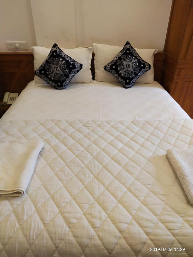 Sapphire Inn Nedumbassery Buitenkant foto