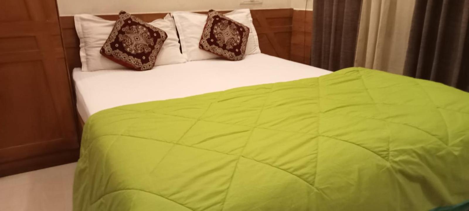 Sapphire Inn Nedumbassery Buitenkant foto
